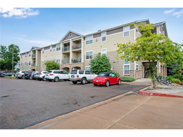 MLS: 3982789 Condo For Sale