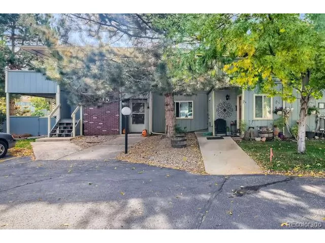 MLS: 3984845 Condo For Sale