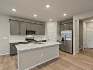 Photo #1: 4006157 Listing