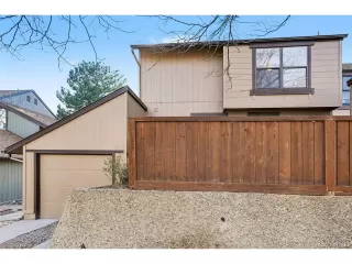 Photo #1: 4026716 Listing 