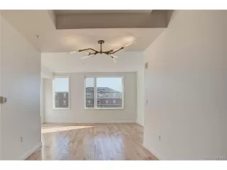 Photo #5: 4041342 Listing