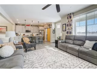 Photo #5: 4041400 Listing