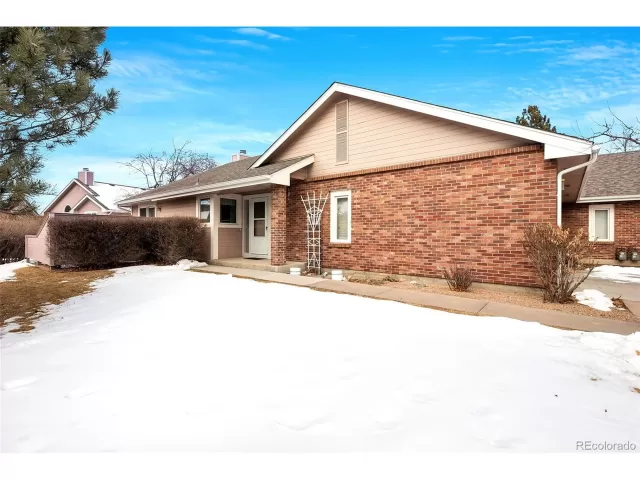 MLS: 4042846 Condo For Sale