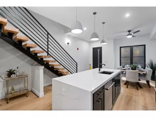 Photo #2: 4045629 Listing