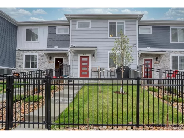 MLS: 4047794 Condo For Sale