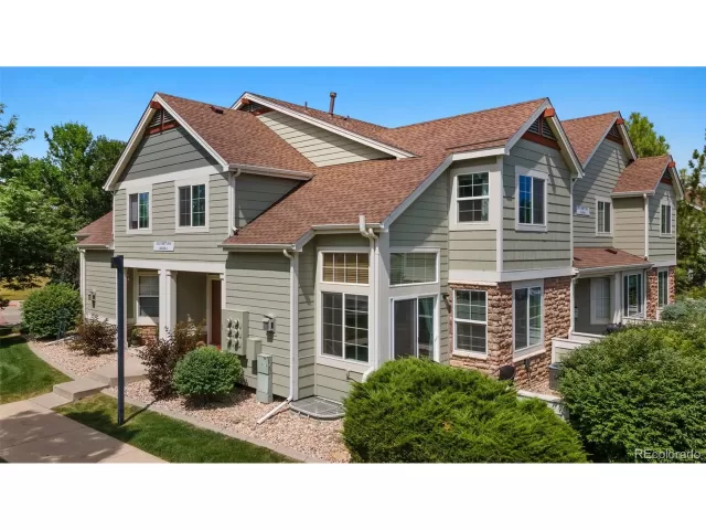 MLS: 4066048 Condo For Sale