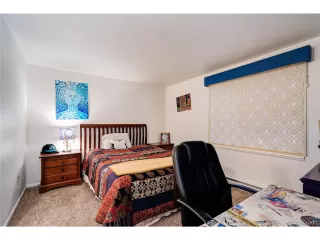 Photo #5: 4068361 Listing