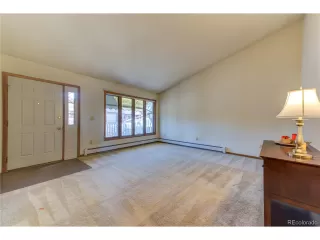 Photo #5: 4075860 Listing 