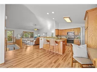 Photo #4: 4082308 Listing