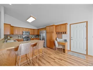 Photo #5: 4082308 Listing