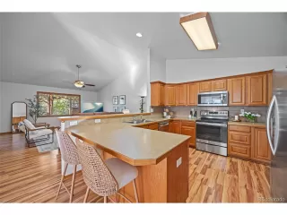 Photo #6: 4082308 Listing