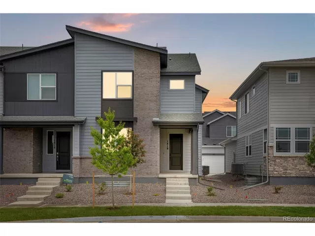 MLS: 4083049 Condo For Sale