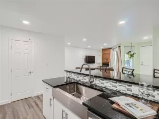 Photo #4: 4131182 Listing