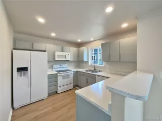 Photo #1: 4136334 Listing 