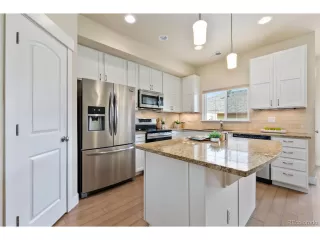 Photo #5: 4144320 Listing