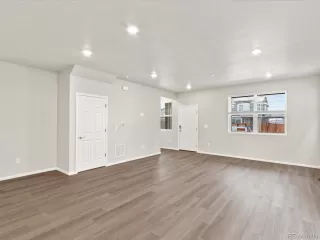 Photo #4: 4164188 Listing