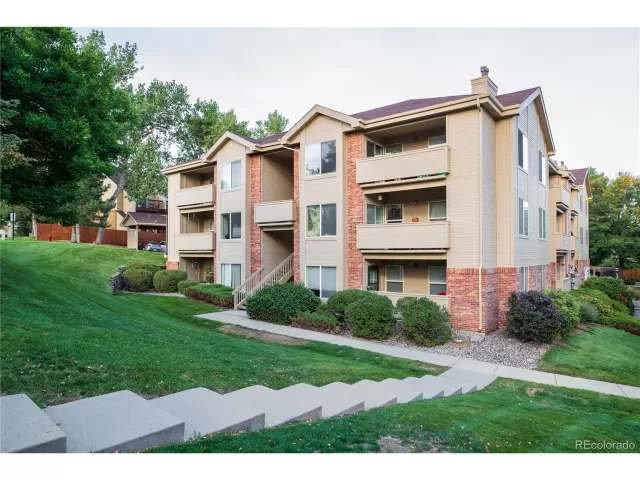 MLS: 4168547 Condo For Sale