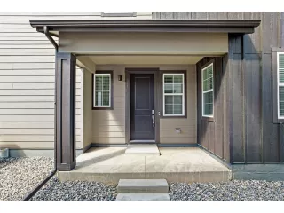 Photo #5: 4176803 Listing