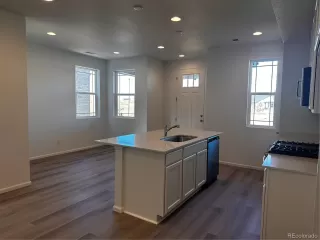 Photo #2: 4182314 Listing 