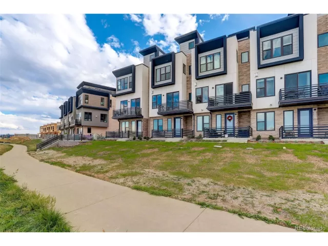 MLS: 4197238 Condo For Sale