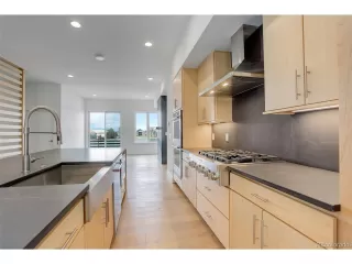 Photo #5: 4197238 Listing