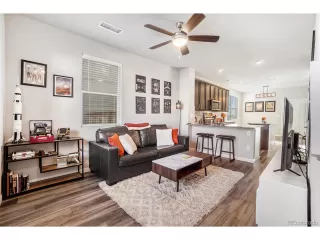 Photo #2: 4210734 Listing