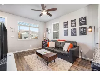 Photo #4: 4210734 Listing