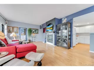 Photo #4: 4210923 Listing