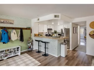 Photo #5: 4226442 Listing