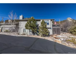 Photo #5: 4233139 Listing