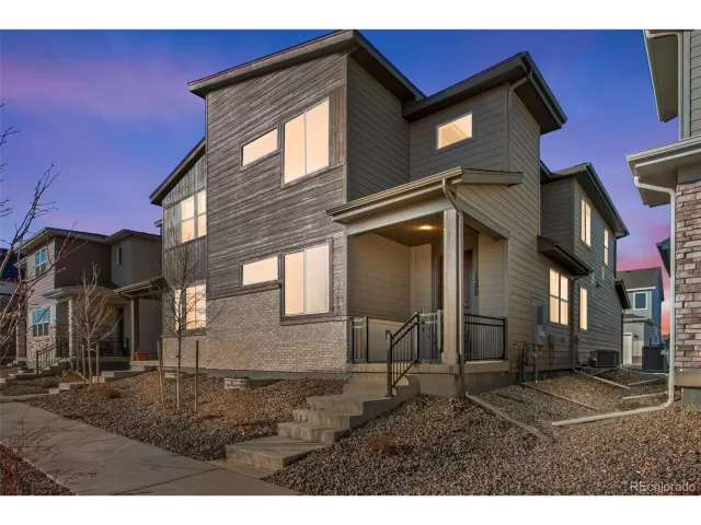 MLS: 4247188 Condo For Sale