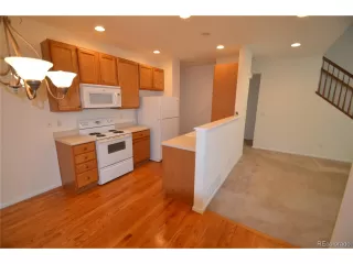 Photo #6: 4248586 Listing