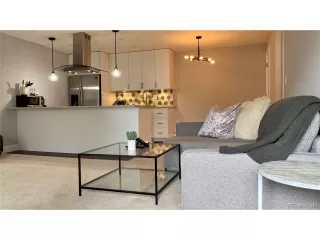 Photo #5: 4249367 Listing