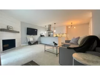 Photo #6: 4249367 Listing