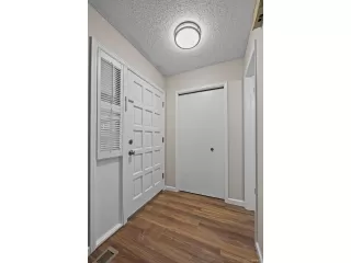 Photo #3: 4256874 Listing