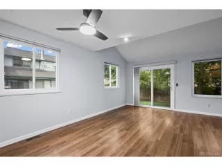 Photo #4: 4256874 Listing