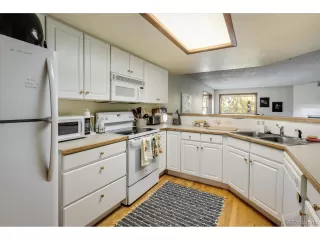 Photo #6: 4258307 Listing