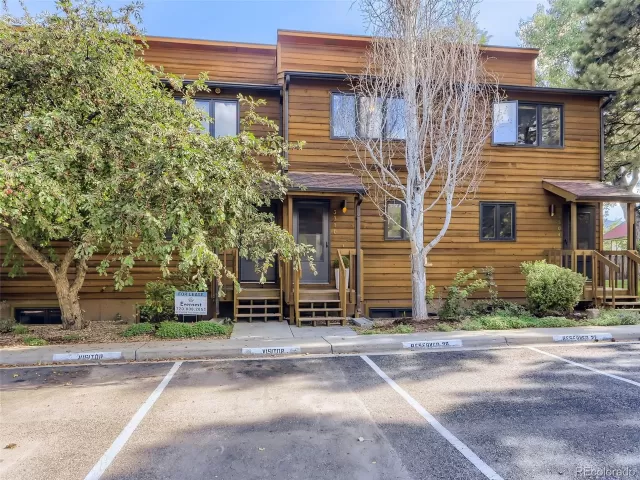 MLS: 4259004 Condo For Sale