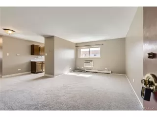 Photo #5: 4269597 Listing