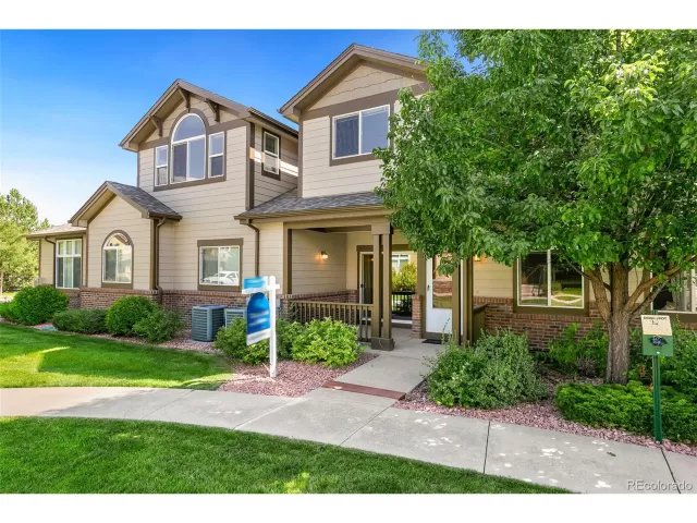 MLS: 4271117 Condo For Sale