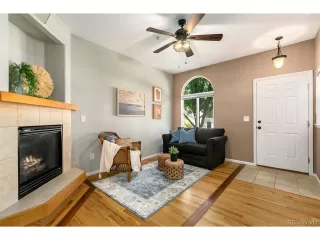 Photo #5: 4271117 Listing