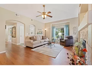 Photo #4: 4271583 Listing