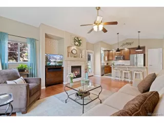 Photo #5: 4271583 Listing