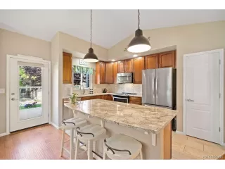 Photo #6: 4271583 Listing