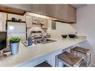 Photo #6: 4283616 Listing