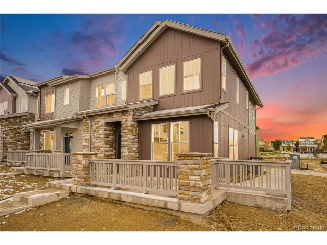 MLS: 4284939 Condo For Sale