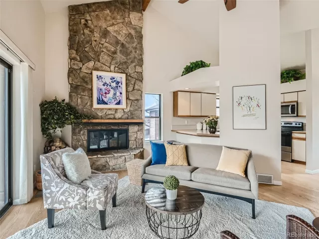 MLS: 4301373 Condo For Sale