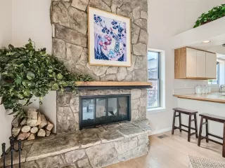 Photo #4: 4301373 Listing