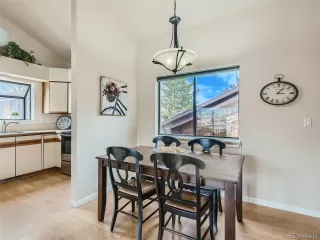 Photo #6: 4301373 Listing