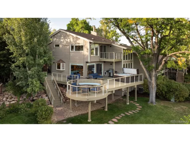 MLS: 4305372 Condo For Sale